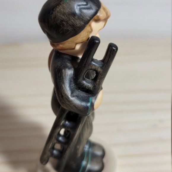 Hummel # 12 2/0 TMK 6 "Chimney Sweep" - Picture 4 of 6